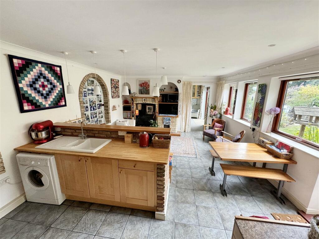 Additional image 19 of Station Road, Haddenham