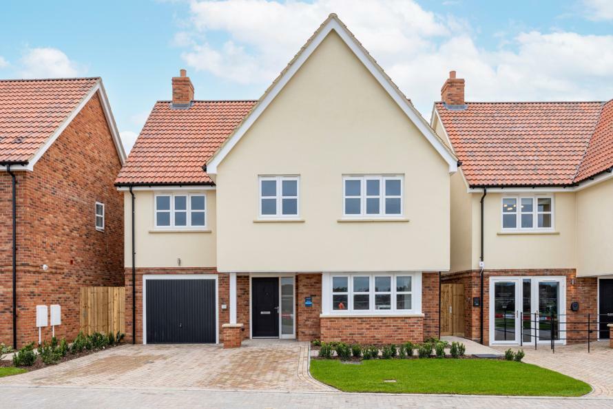 London Road,
Great Chesterford,
CB10 1NY