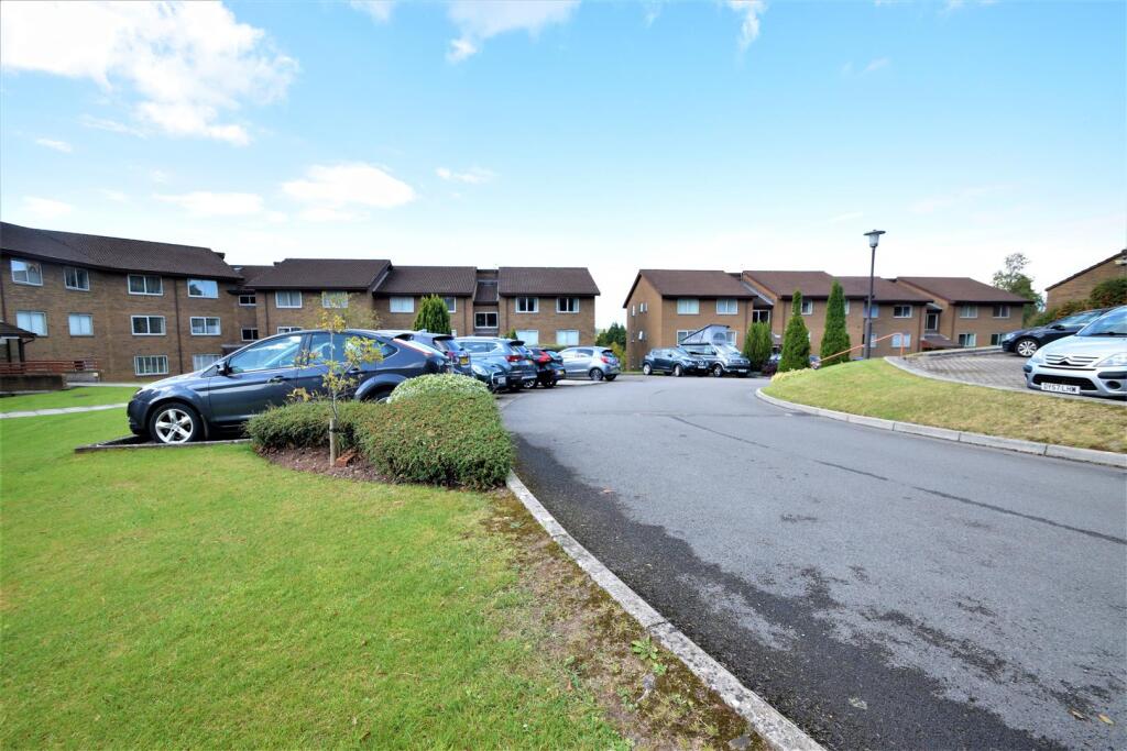 Additional image 17 of Spacious Balcony Apartment With Stunning Views & No Onward Chain