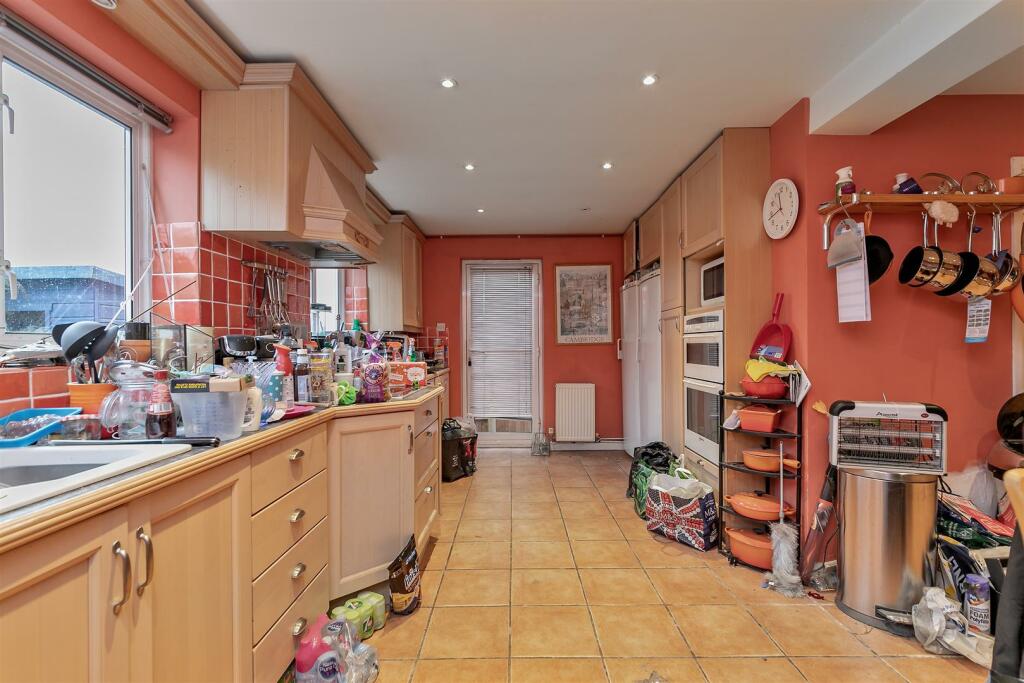 Additional image 5 of Pollicott Close, St. Albans