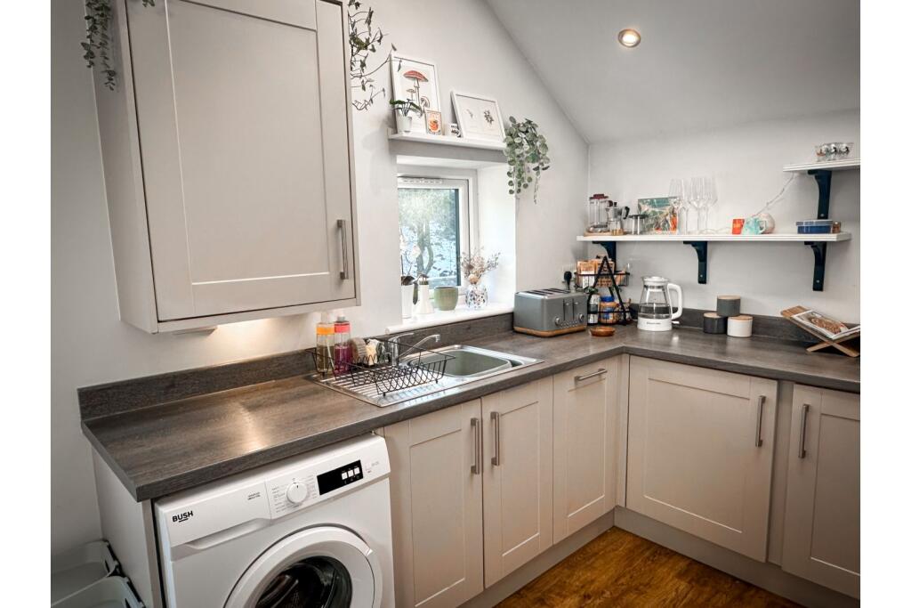 Additional image 9 of Oak Street, Keighley, BD22