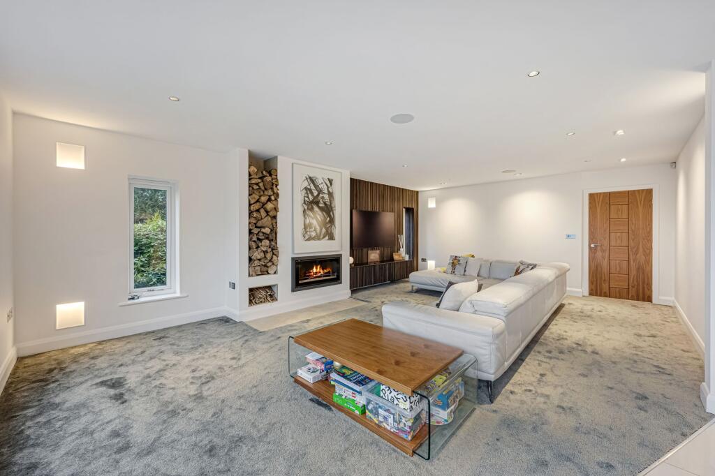 Additional image 4 of Moorview, Moss Bank Way, BL1 3LR – Stunning Home with Roof Terrace, Cinema Room & Outdoor Kitchen