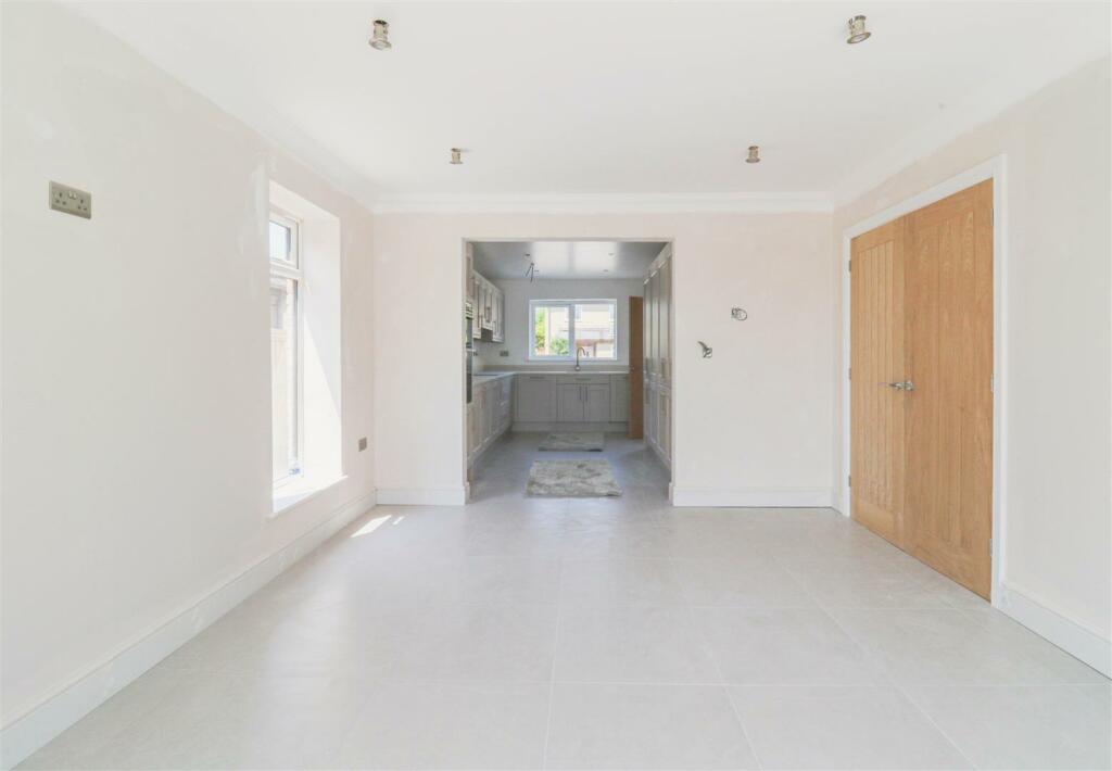 Additional image 7 of Ditchfield, Reach