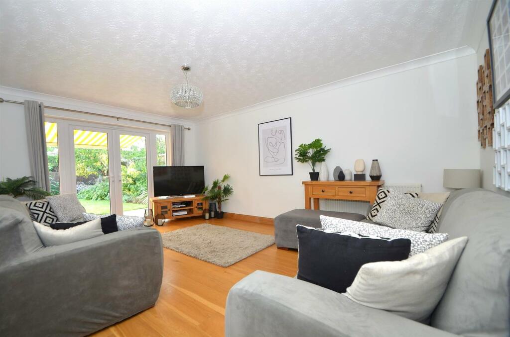 Additional image 22 of Orchard Way, Haddenham, Ely