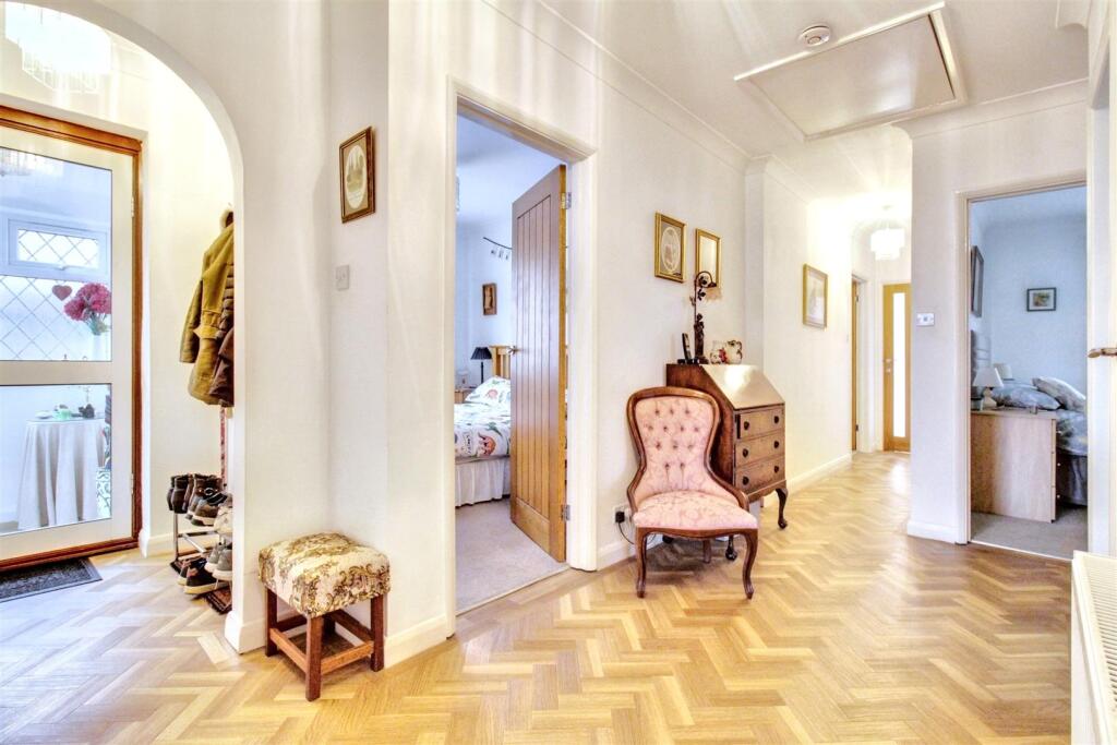 Additional image 21 of Alinora Crescent, Goring-By-Sea, Worthing
