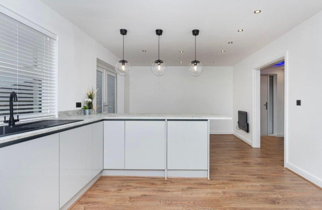 Additional image 7 of Undercliffe Road, Bradford, BD2 3BJ