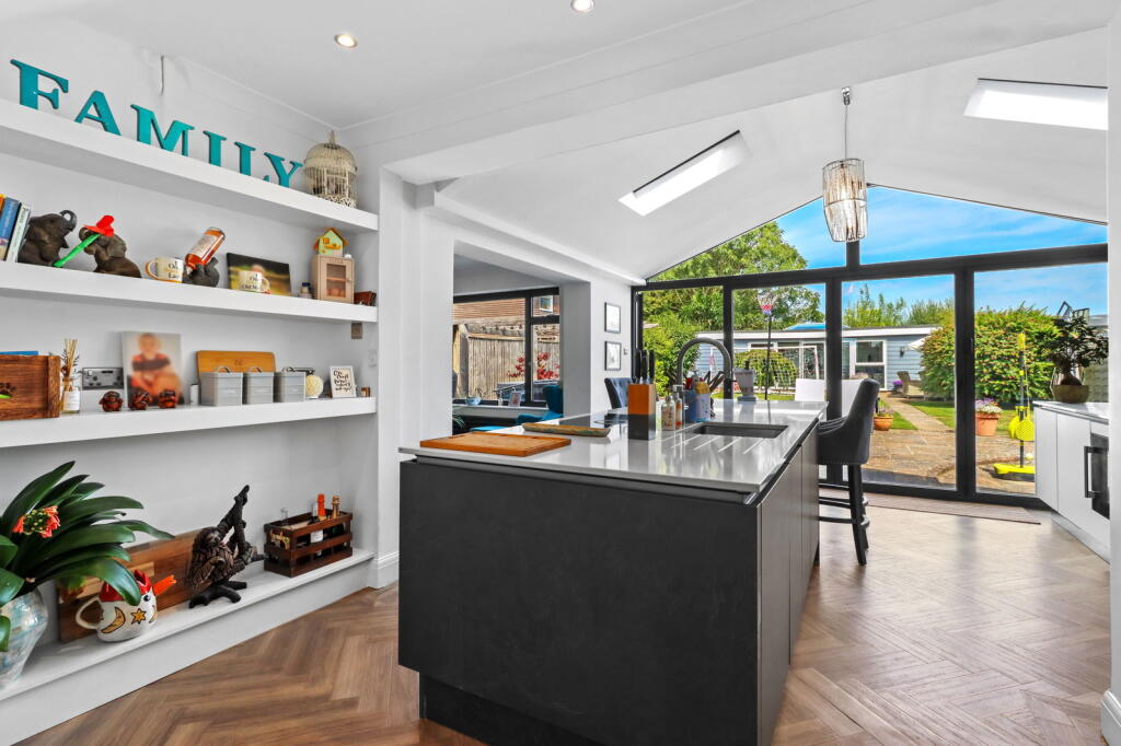 Additional image 12 of Stuart Avenue, Eastbourne, BN21 1UR