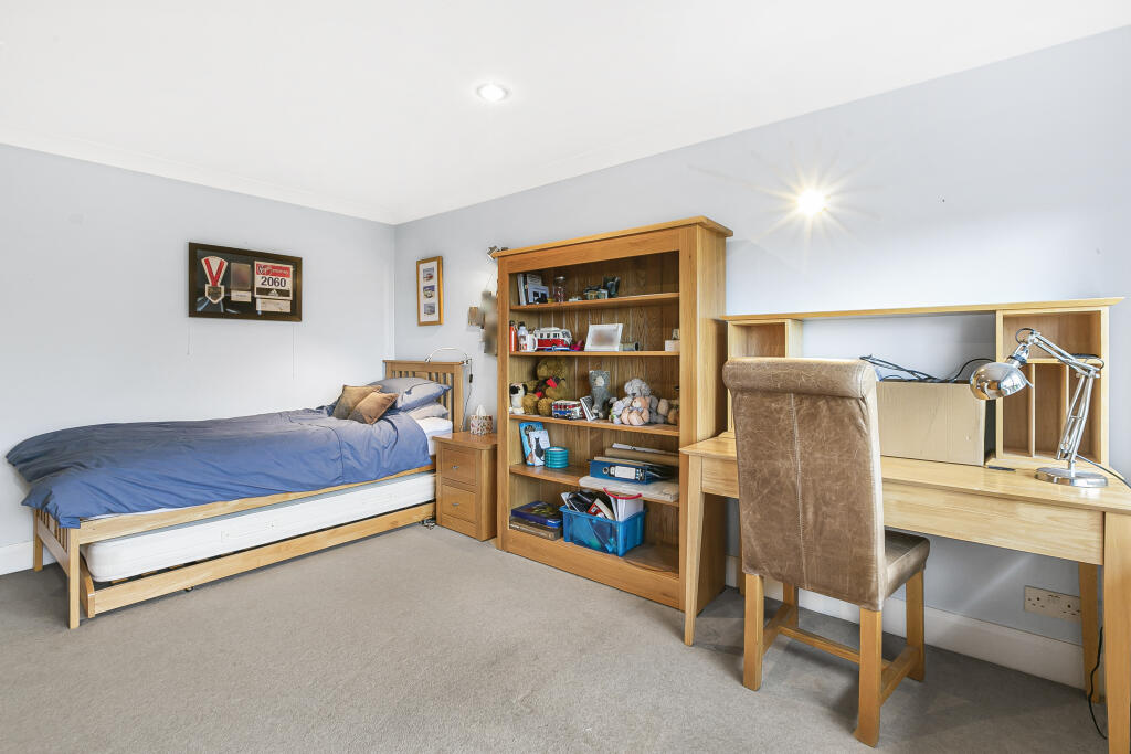 Additional image 18 of The Grove, Brookmans Park, AL9 7RN