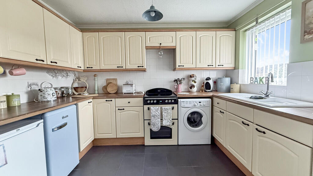 Additional image 6 of Silbury Close, Westbury