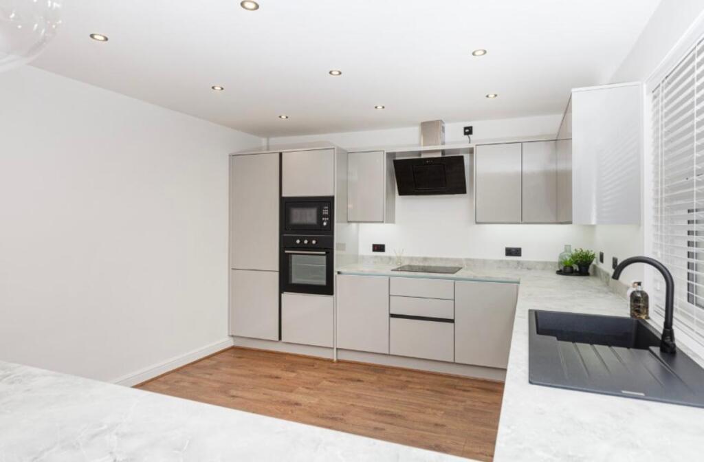 Additional image 12 of Undercliffe Road, Bradford, BD2 3BJ