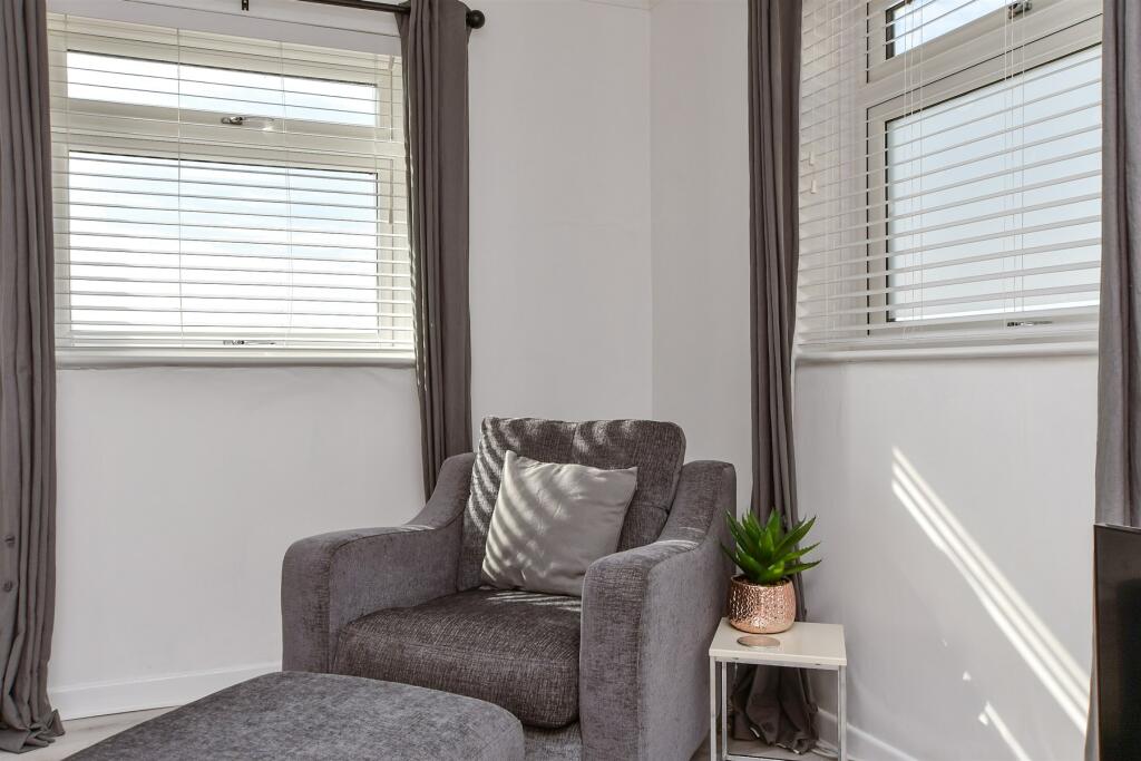 Additional image 5 of The Esplanade, Telscombe Cliffs, Peacehaven, East Sussex