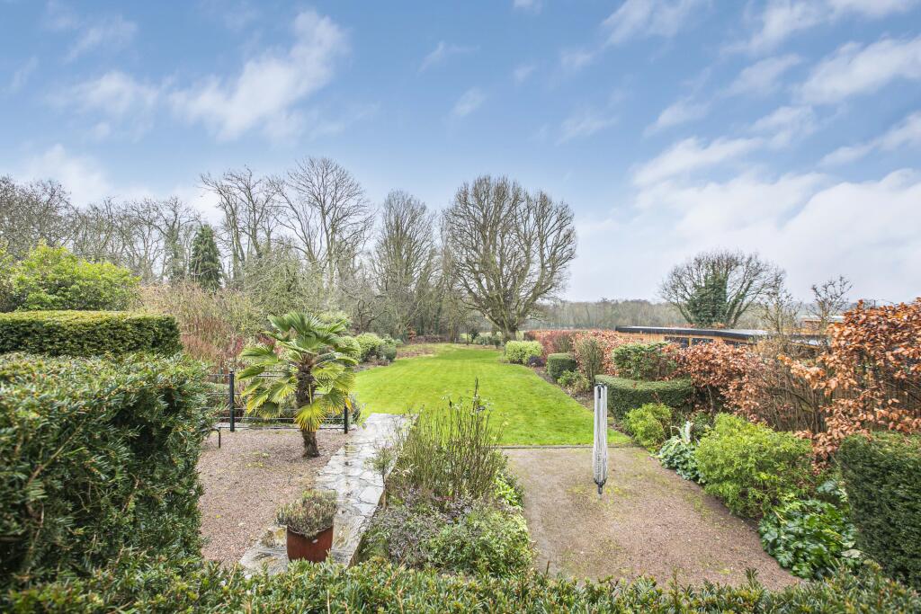 Additional image 23 of The Grove, Brookmans Park, AL9 7RN