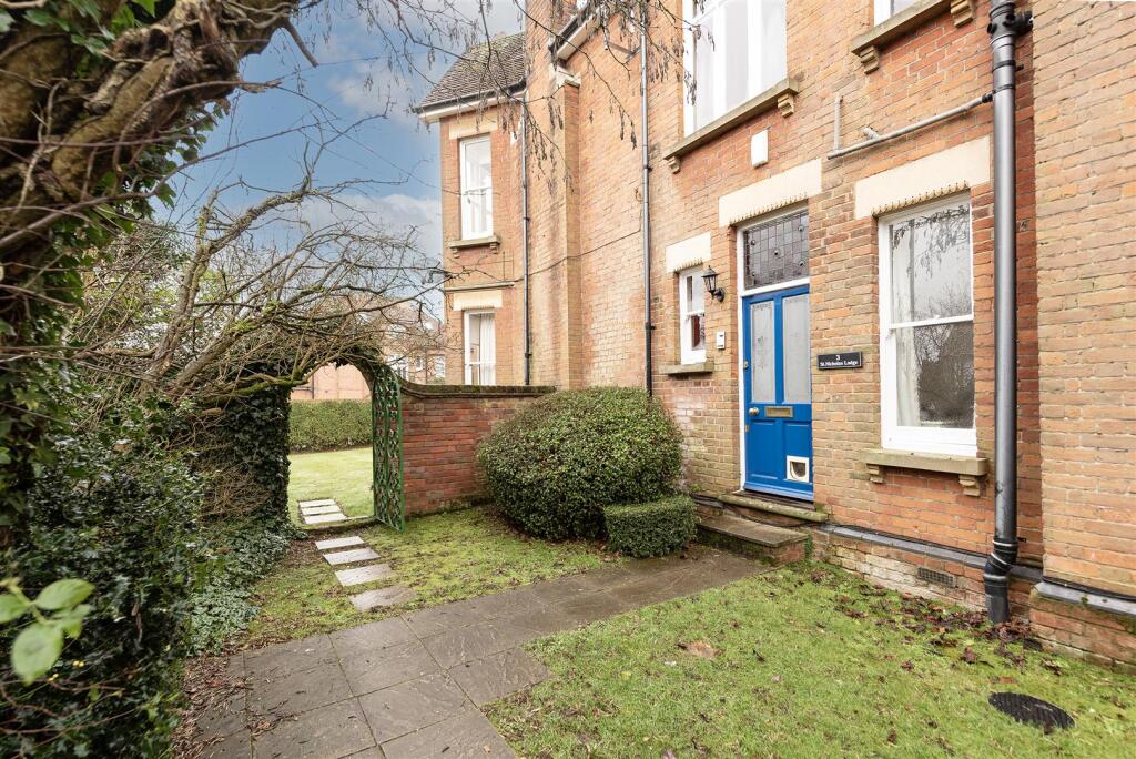 Additional image 10 of Kirkwick Avenue, Harpenden