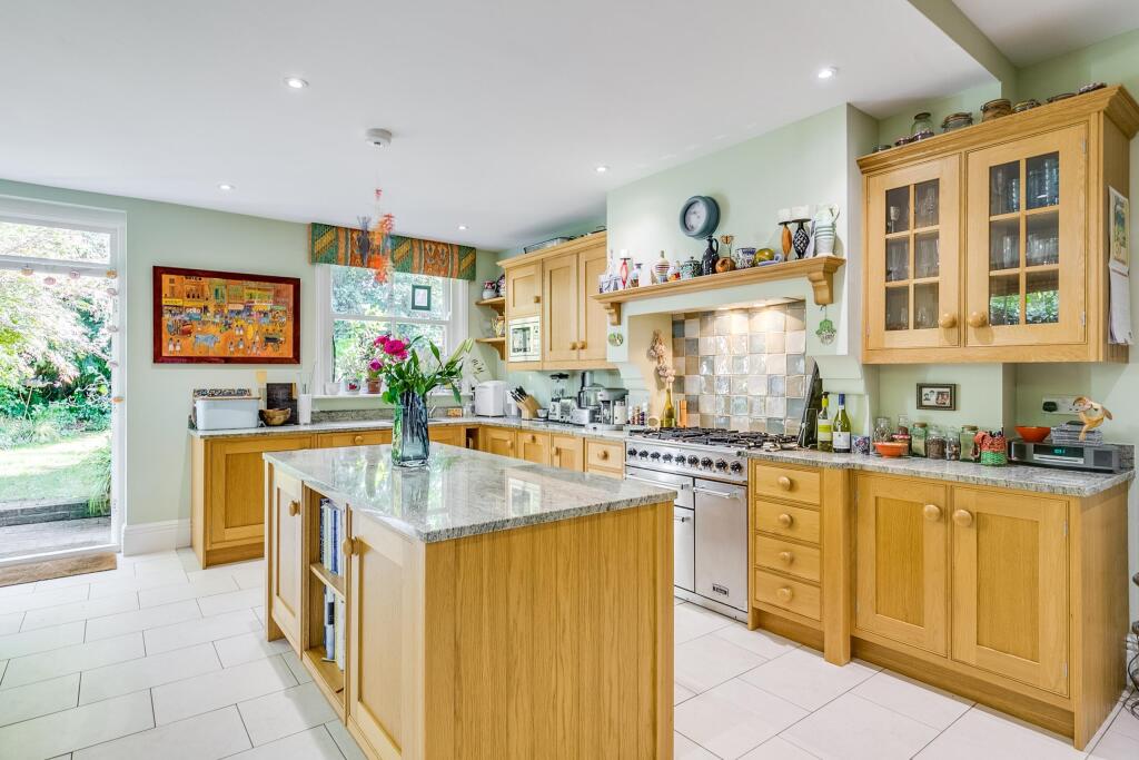 Additional image 20 of Hall Place Gardens, St Albans, AL1