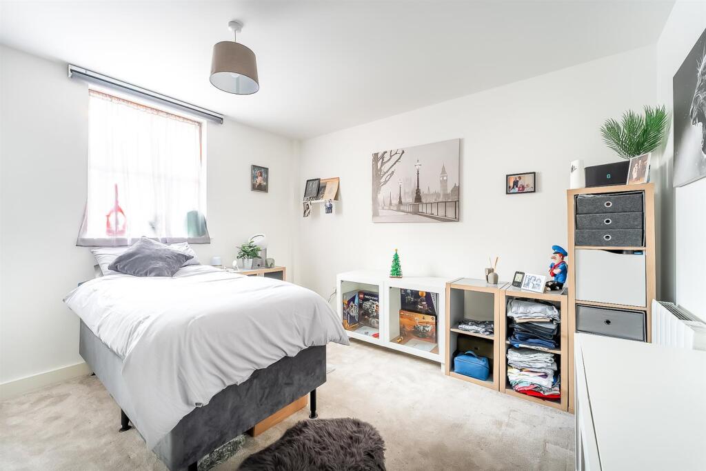 Additional image 8 of Promenade House, Beach Road - SEAFRONT LOCATION