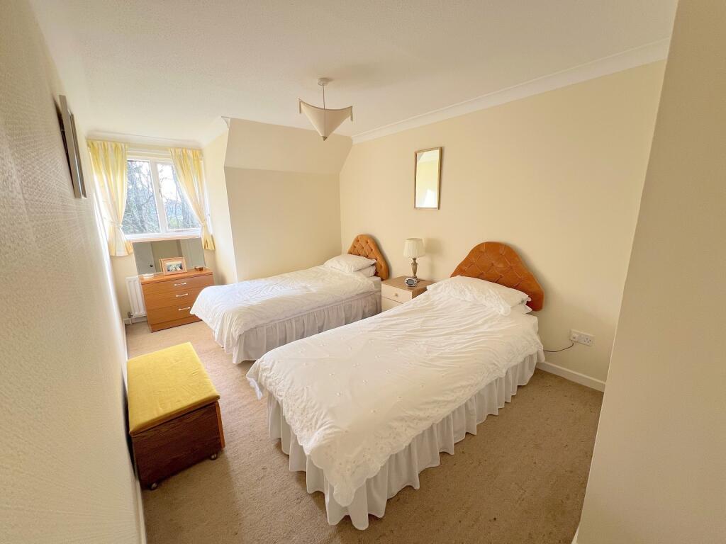 Additional image 8 of Mendip Close, New Milton, Hampshire. BH25 6TY