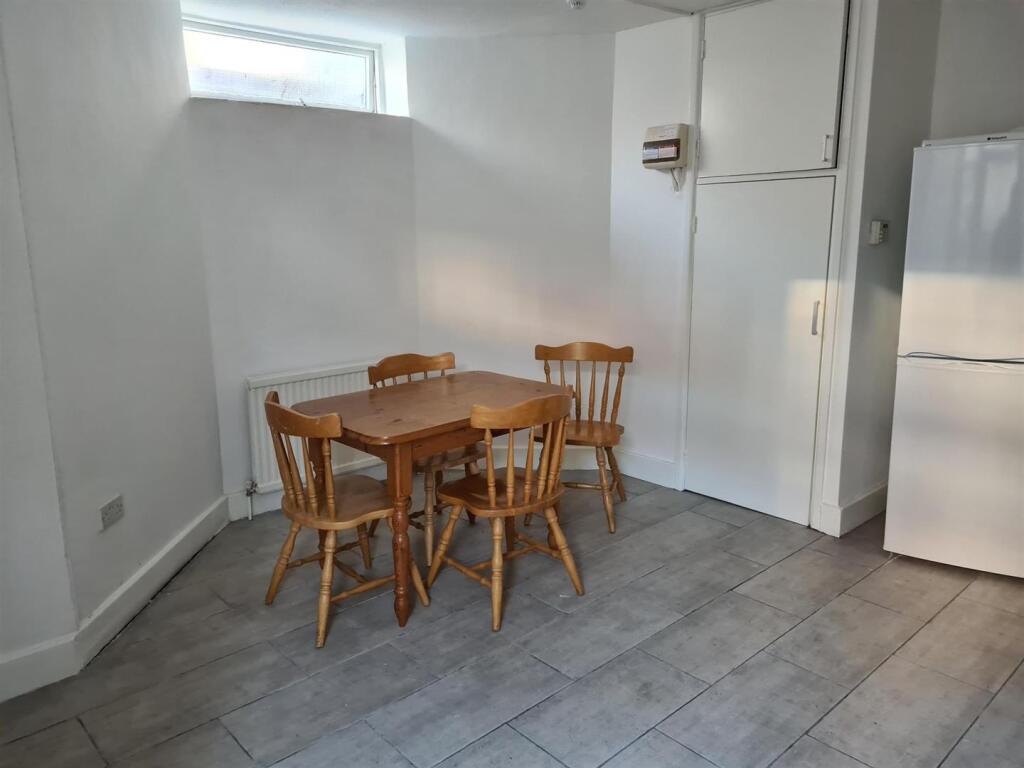 Additional image 4 of Flat 1, 44 Old Station Road, Newmarket