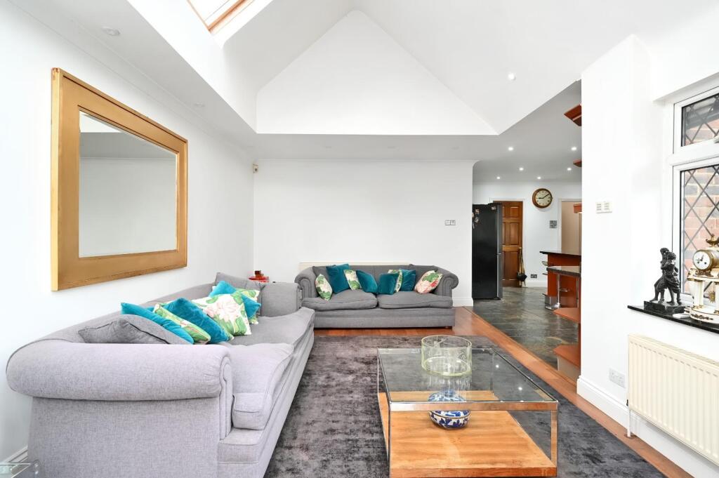 Additional image 21 of The Droveway, Hove