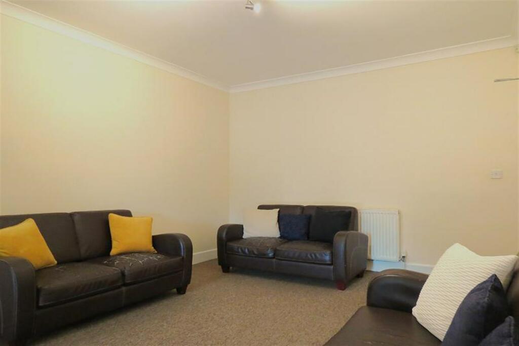 Additional image 4 of 8 bedroom Detached House in Winton