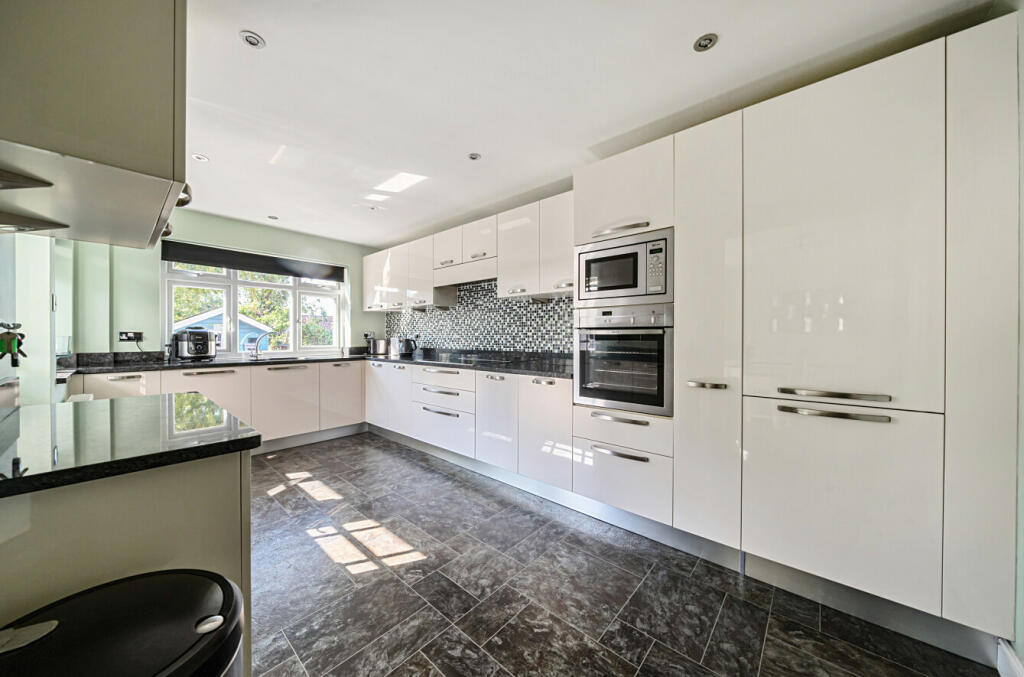 Additional image 5 of Landscape View, Saffron Walden, Essex, CB11