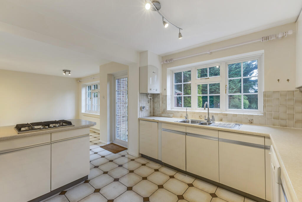 Additional image 9 of Burton Close, Wheathampstead, AL4