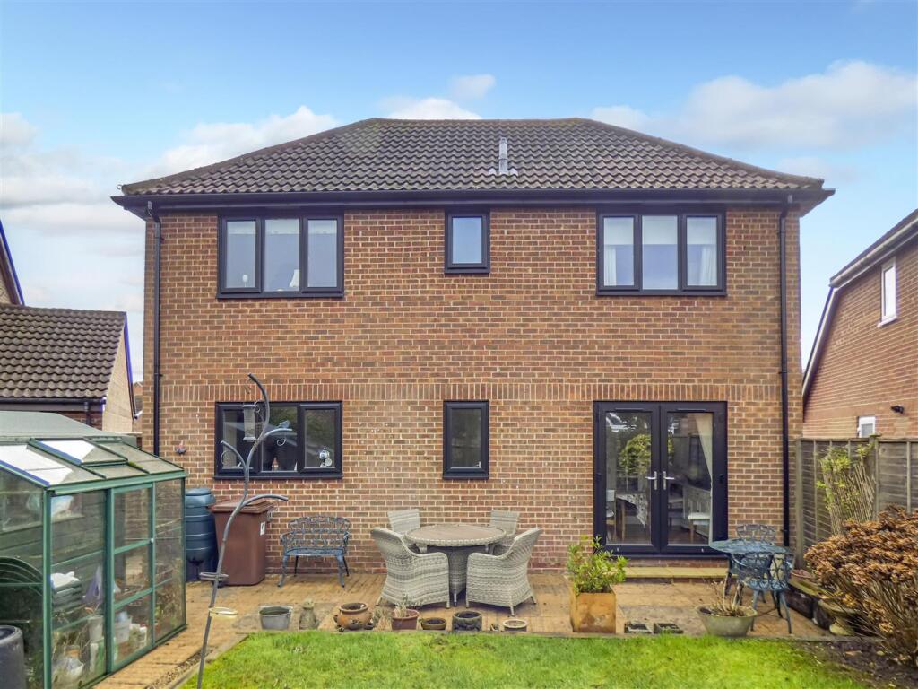 Additional image 15 of Longships, Beaumont Park