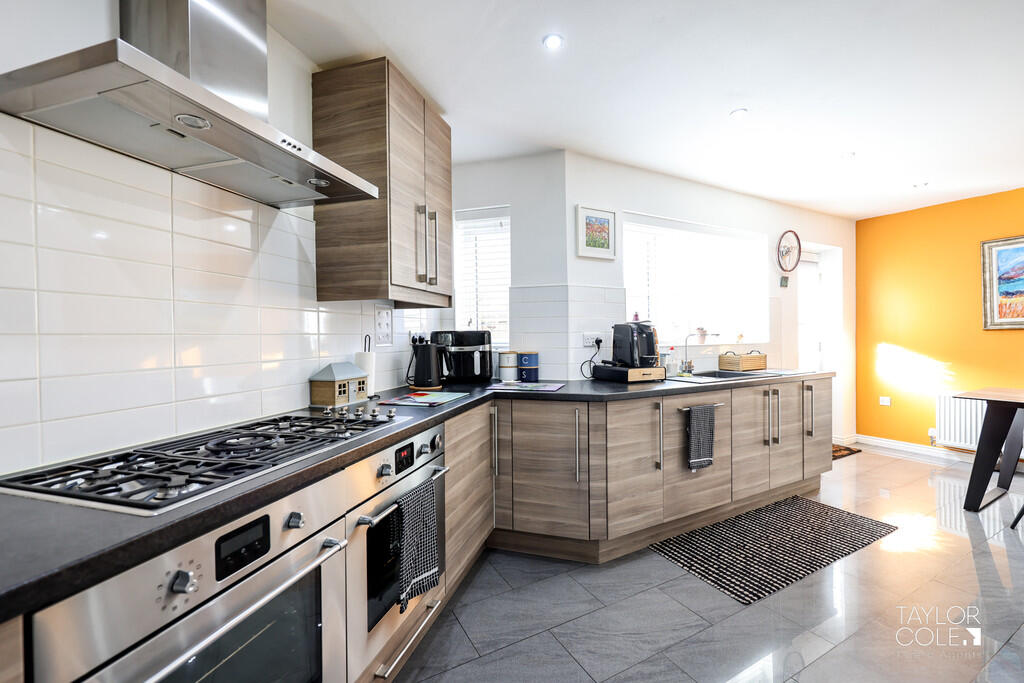 Additional image 11 of School Walk, Tamworth