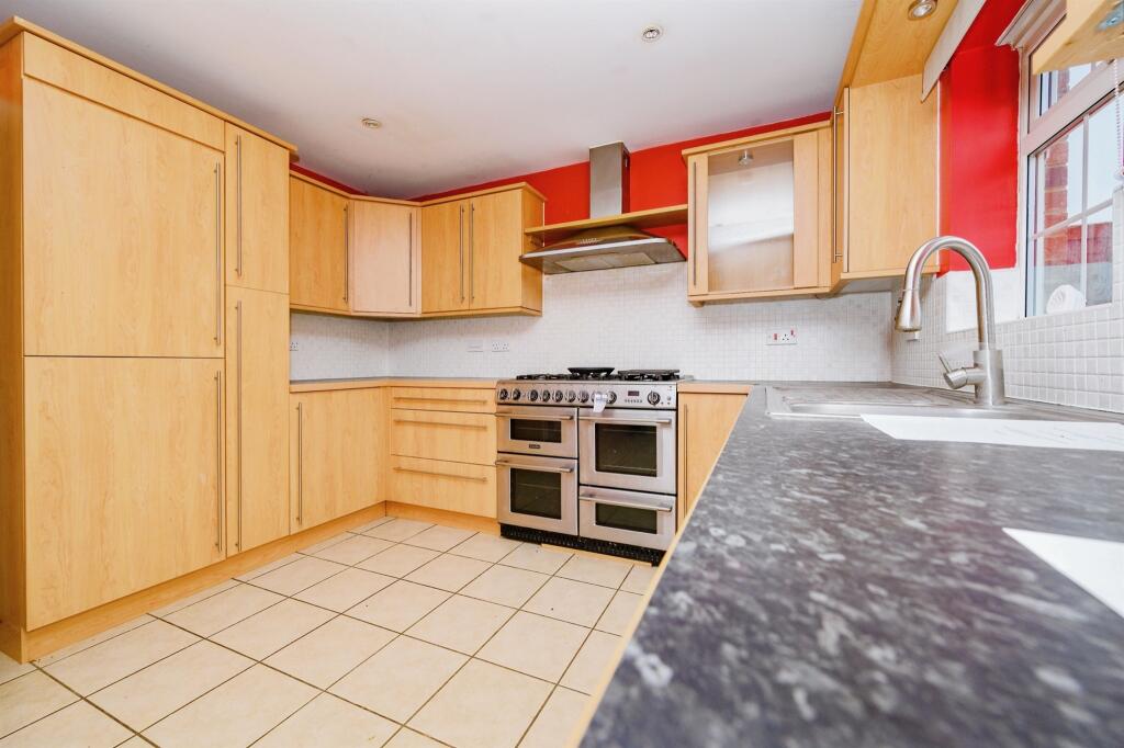 Additional image 2 of Errington Close, Hatfield