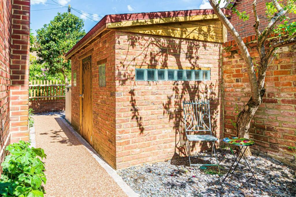 Additional image 23 of Hamlet Road, Haverhill