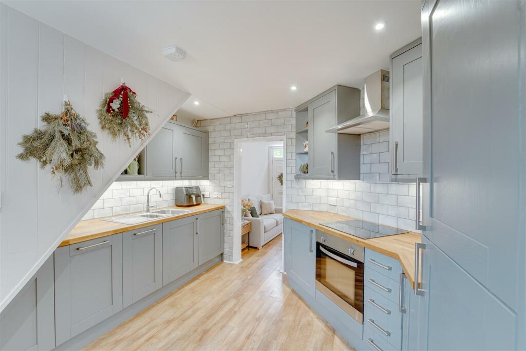 Additional image 3 of Coach Lane, Cheveley, Newmarket