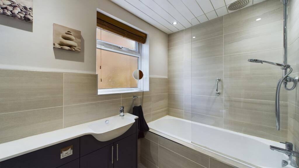 Additional image 4 of Moore Avenue, Bradford, BD7