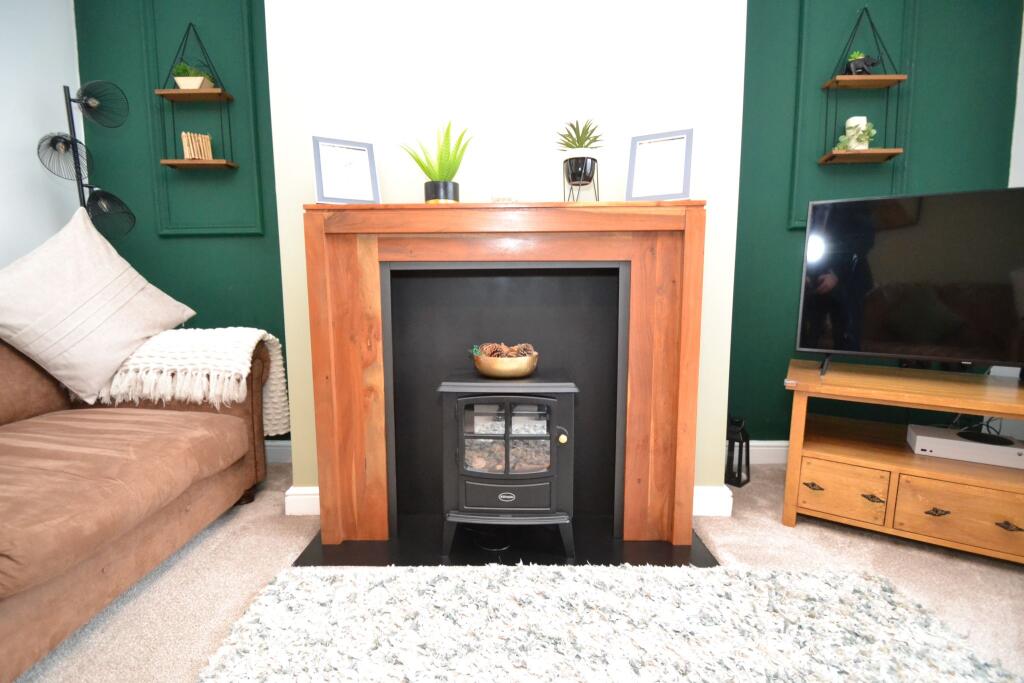 Additional image 20 of Woodbine Grove, Idle,