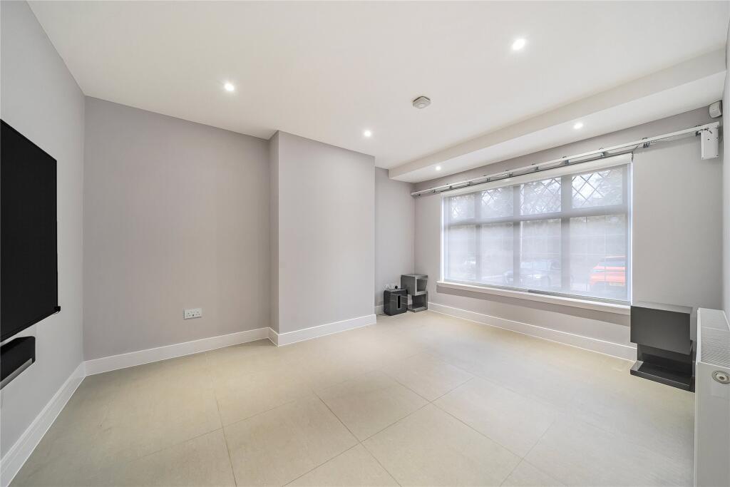 Additional image 6 of Hollydale Drive, Bromley