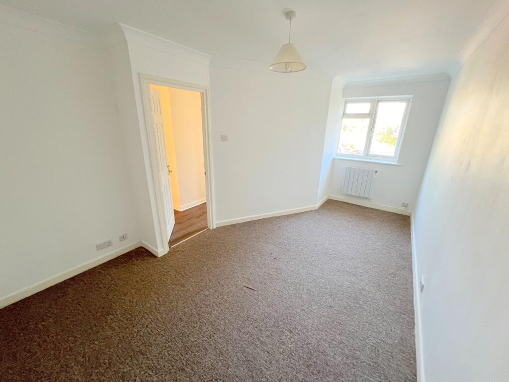 Additional image 7 of Ferndale Road, New Milton, Hampshire. BH25 5EY