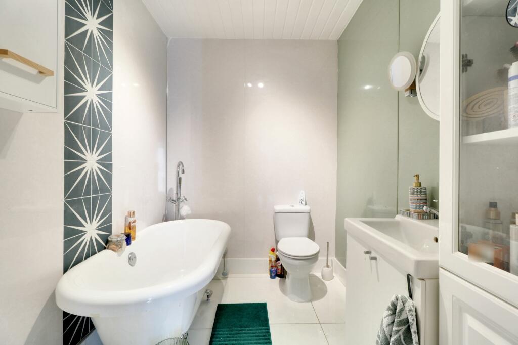 Additional image 11 of Centre Drive, Newmarket, CB8