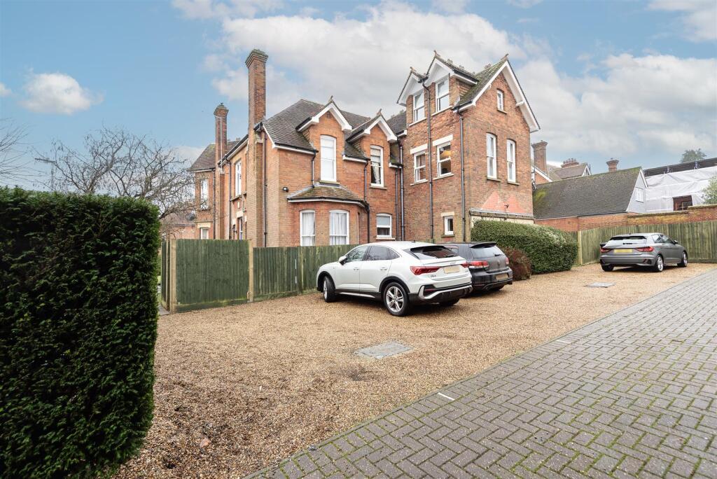 Additional image 11 of Kirkwick Avenue, Harpenden