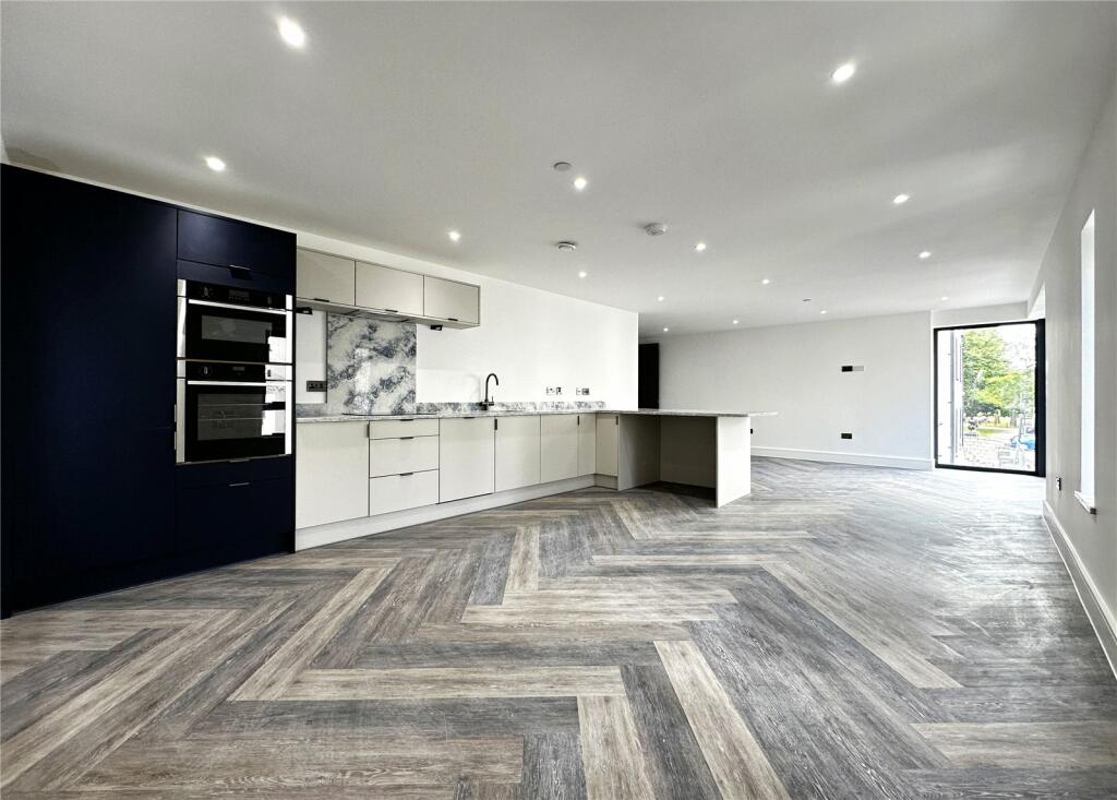 Park Place, Cardiff, CF10