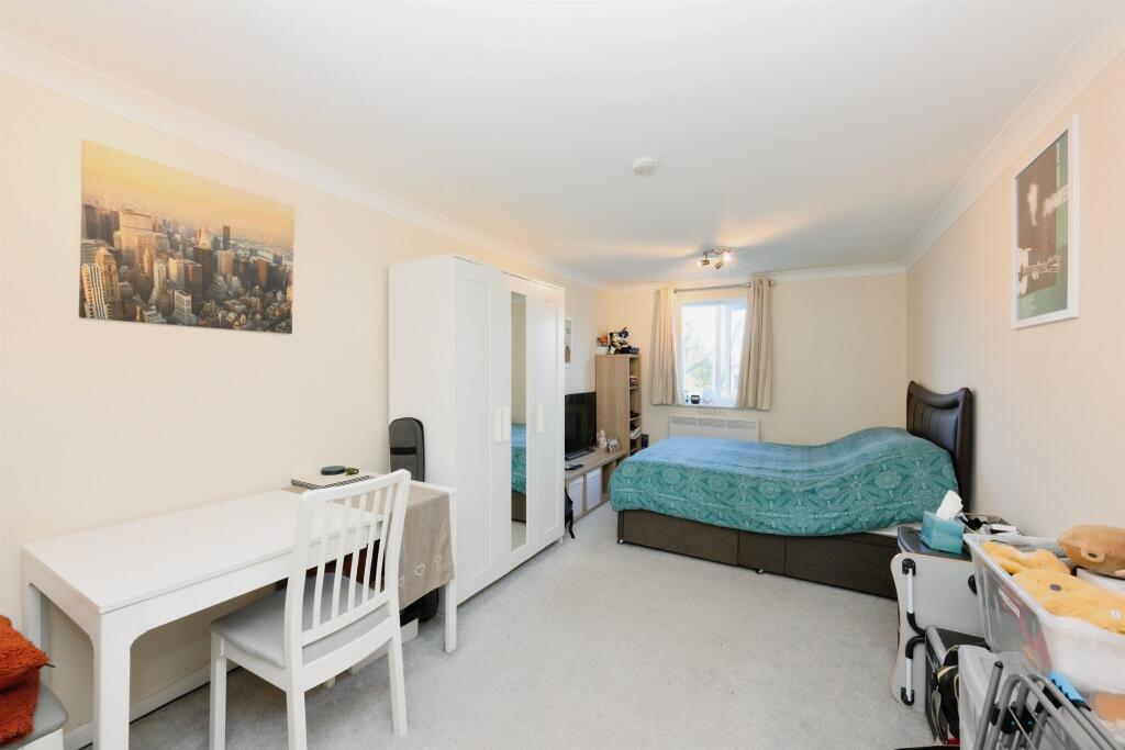 Additional image 3 of Walsingham Close, Hatfield