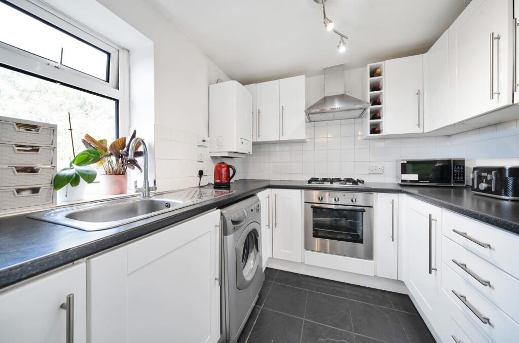 Additional image 19 of Park Avenue, Bromley