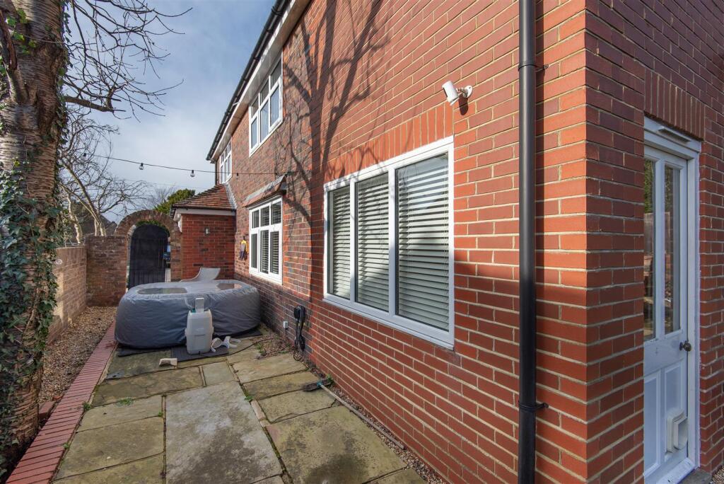 Additional image 33 of Half Moon Lane, Worthing