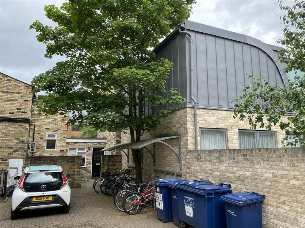 Additional image 8 of Flat 1, 24 Newmarket Road, Cambridge