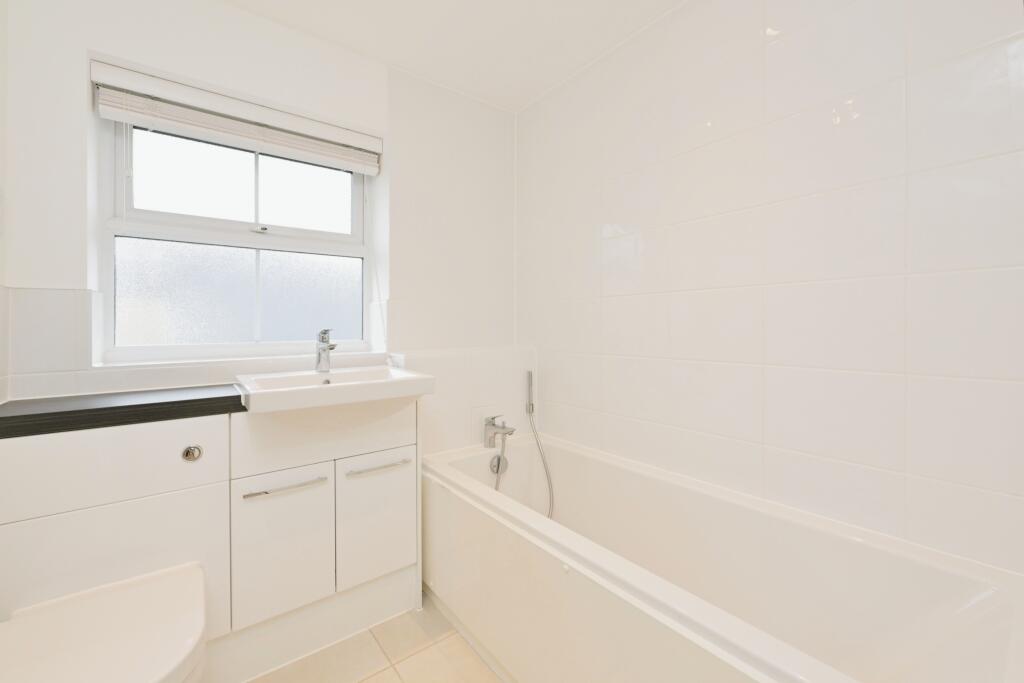 Additional image 17 of Welchs Crescent, Stapleford, Cambridge, Cambridgeshire, CB22