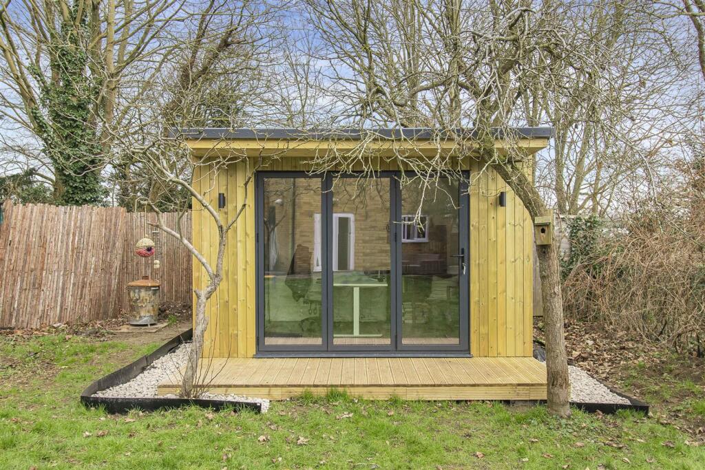 Additional image 24 of Beeches Close, Saffron Walden