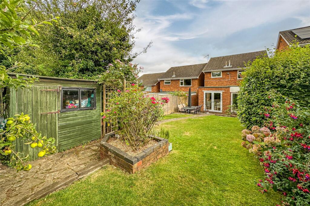 Additional image 12 of Tarrant Drive, Harpenden, Hertfordshire, AL5