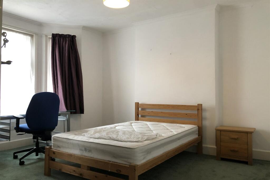 Additional image 7 of 6 bedroom Detached House in Bournemouth