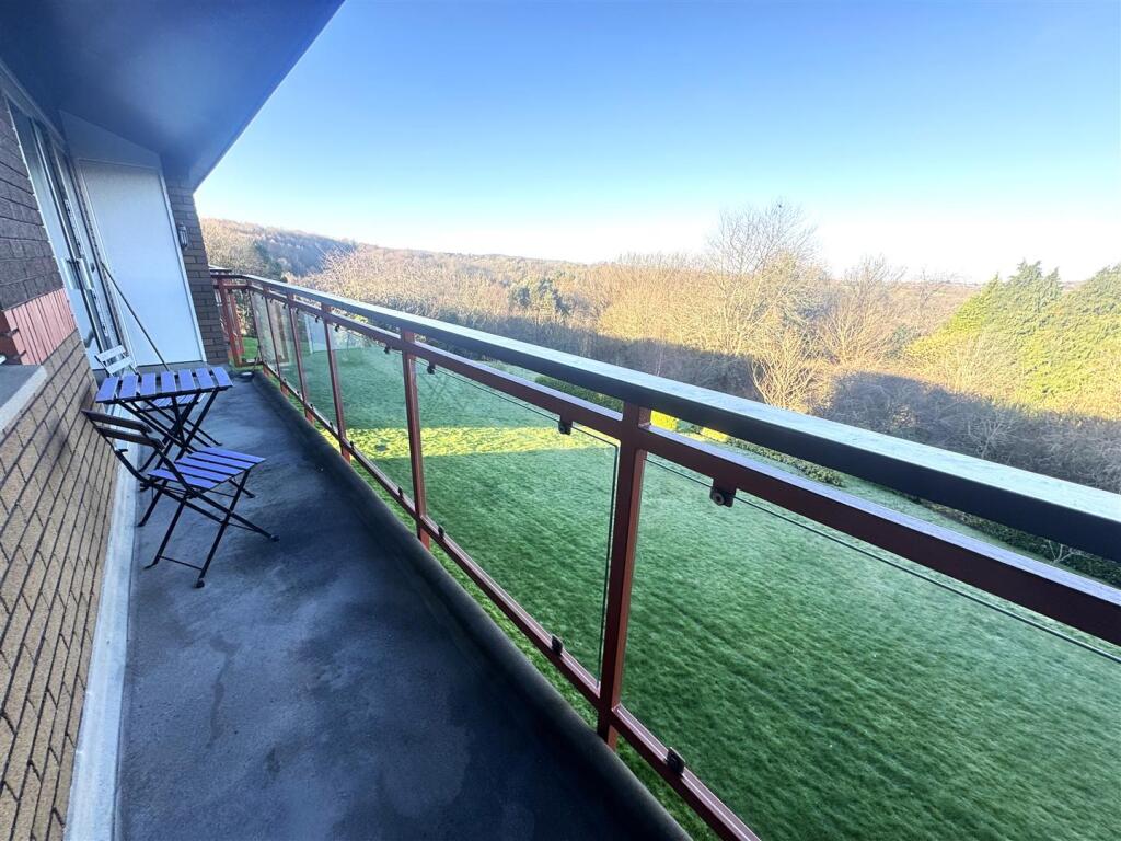 Additional image 18 of Spacious Balcony Apartment With Stunning Views & No Onward Chain