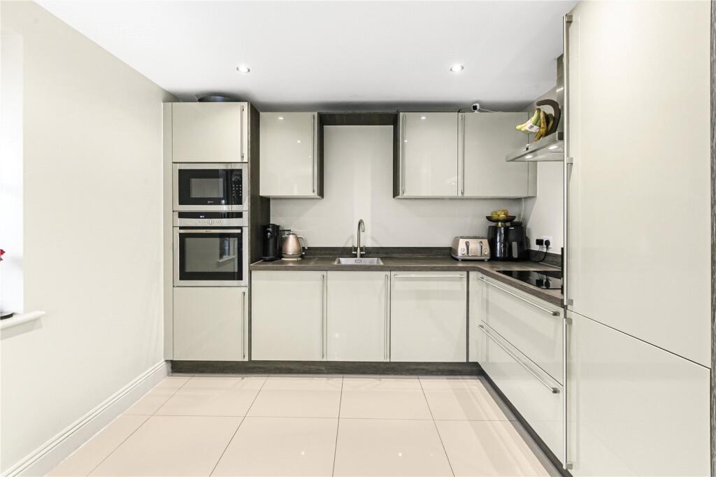 Additional image 4 of Green Close, Brookmans Park, Hertfordshire, AL9