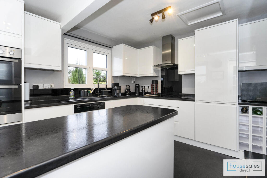 Additional image 13 of Wicketts Brighton Road, Henfield, BN5