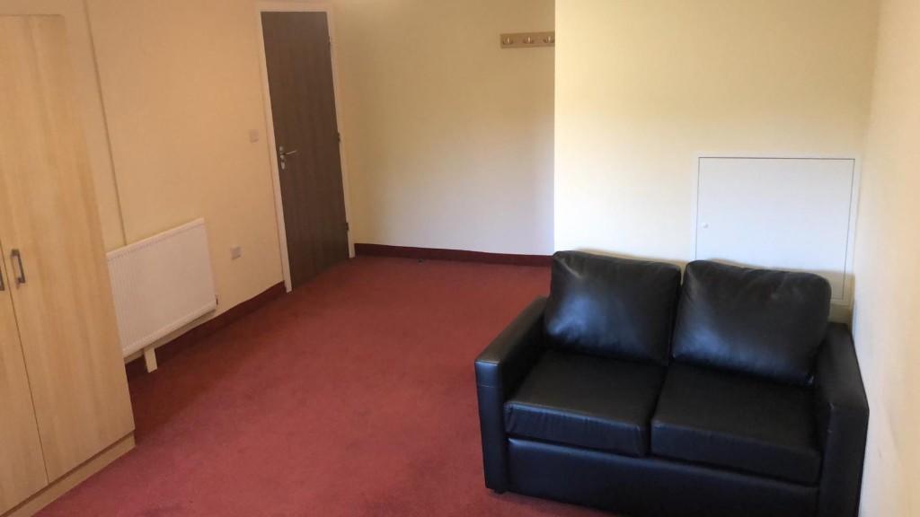 Additional image 23 of HUGE DELUXE STUDENT ROOMS AT CADNAM HALL, Walking distance to UoB, for 25/26 year, 1 week free early booking ends soon