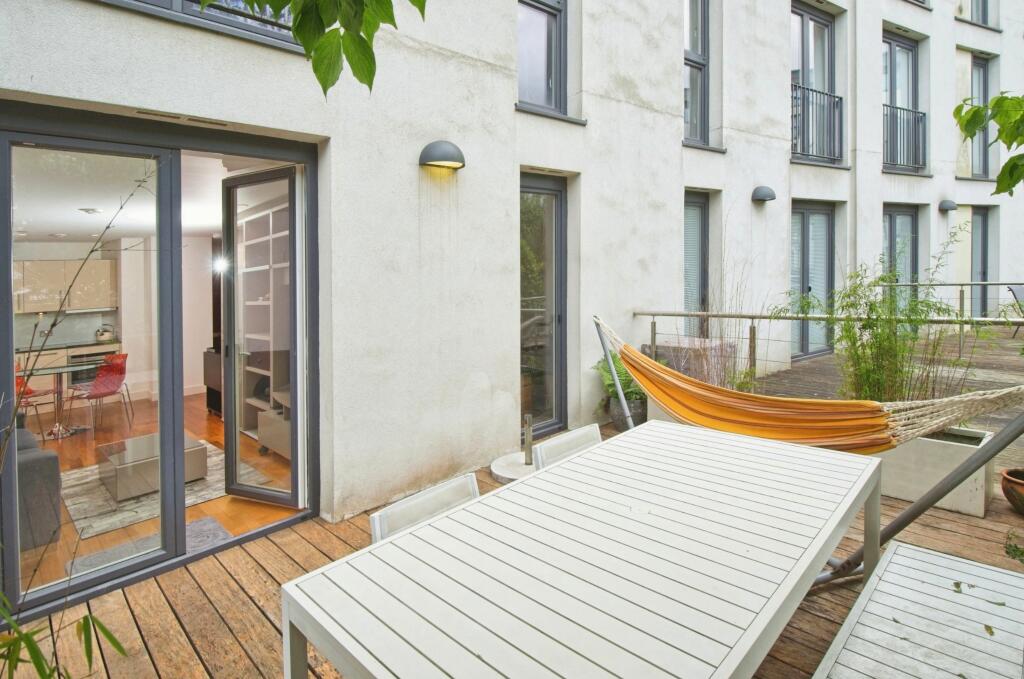 The Hayes, Cardiff, CF10